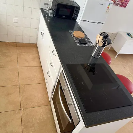 Дом отдыха Spitaki 'the Little House By The Beach' *