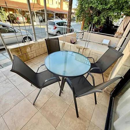 Spitaki 'the Little House By The Beach' Semesterbostad