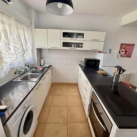 Дом отдыха Spitaki 'the Little House By The Beach' *